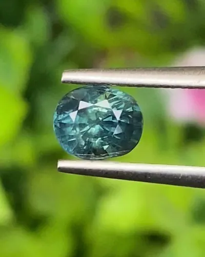 พลอย เขียวส่อง Green sapphire
