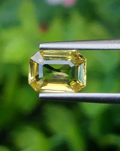 บุษราคัม Yellow Sapphire