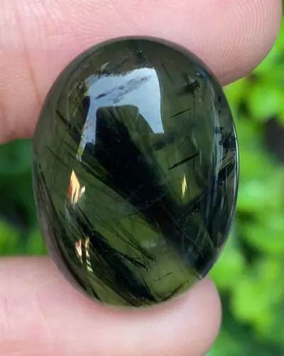 ไหมดำ พรีไนท์ Prehnite with Black tourmaline