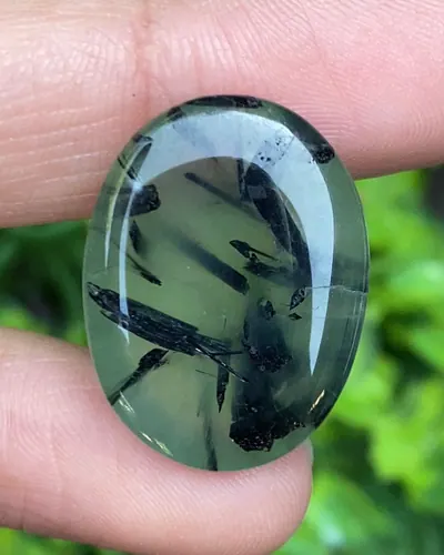 ไหมดำ พรีไนท์ Prehnite with Black tourmaline