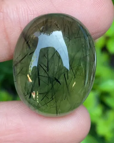 ไหมดำ พรีไนท์ Prehnite with Black tourmaline