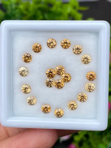 เพทาย Natural Zircon