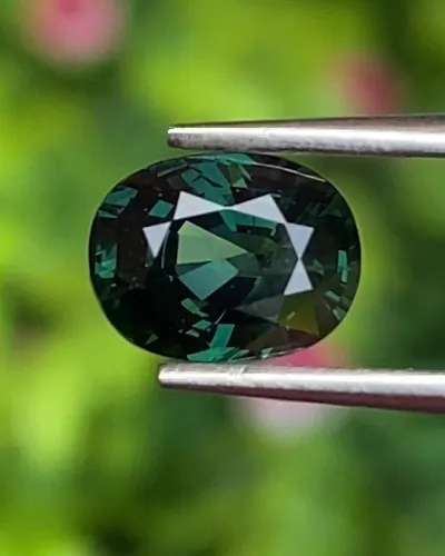 พลอย เขียวส่อง Green sapphire