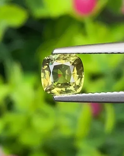 บุษราคัม Yellow Sapphire