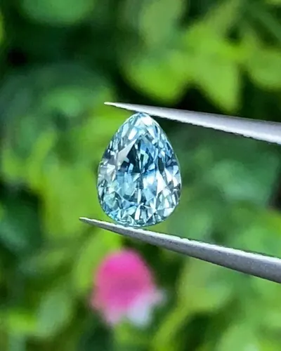 เพทาย Natural Zircon