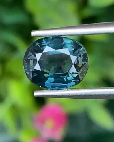 พลอย เขียวส่อง Green sapphire