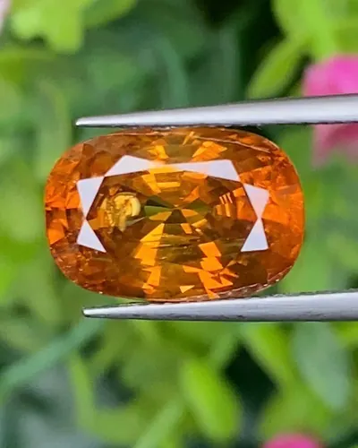 เพทาย Natural Zircon