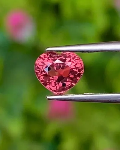 ส้มอมชมพู (Pinkish Orange Sapphire)