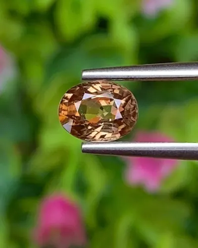 เพทาย Natural Zircon