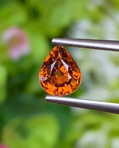 เพทาย Natural Zircon