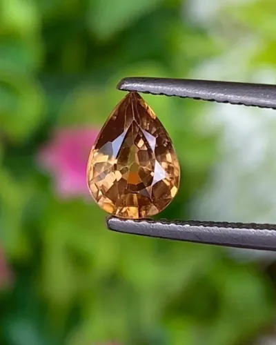 เพทาย Natural Zircon