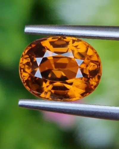 เพทาย Natural Zircon