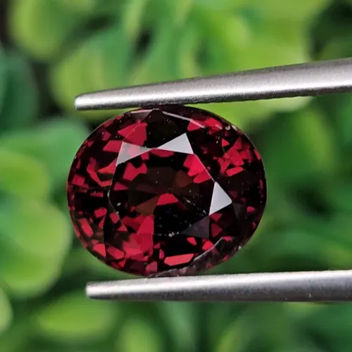 สปิเนล Natural Spinel