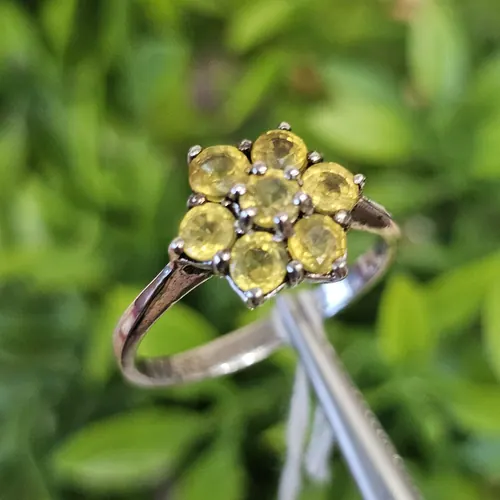 บุษราคัม 2 สี Greenish Yellow Sapphire
