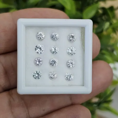 ไวท์ แซฟไฟร์ White / Colorless Sapphire