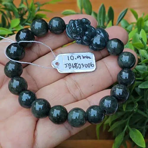 หยก Jadeite