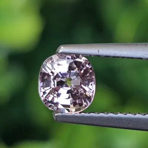 พัดพารัดชา (Padparadscha Sapphire)