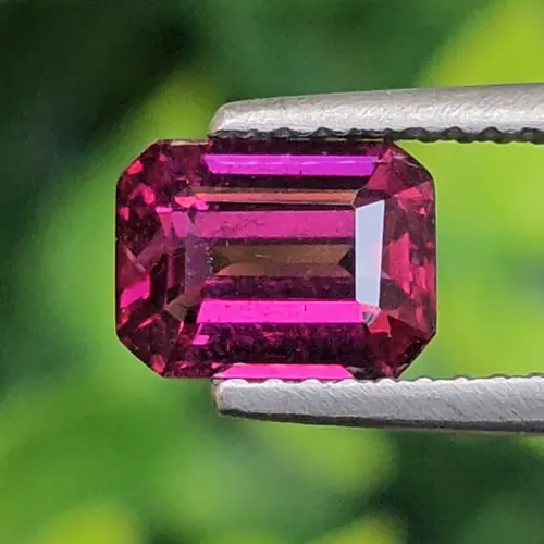 อุมบาไลต์ การ์เน็ต Umbalite Garnet