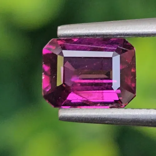 อุมบาไลต์ การ์เน็ต Umbalite Garnet