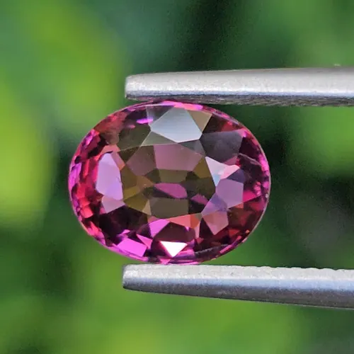 อุมบาไลต์ การ์เน็ต Umbalite Garnet