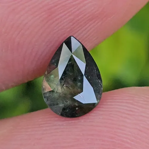 พลอย เขียวส่อง Green sapphire