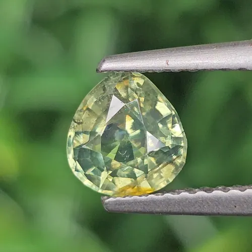 เพทาย Natural Zircon