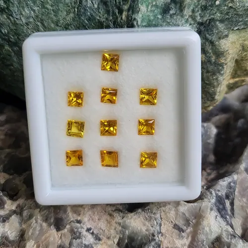 บุษราคัม Yellow Sapphire