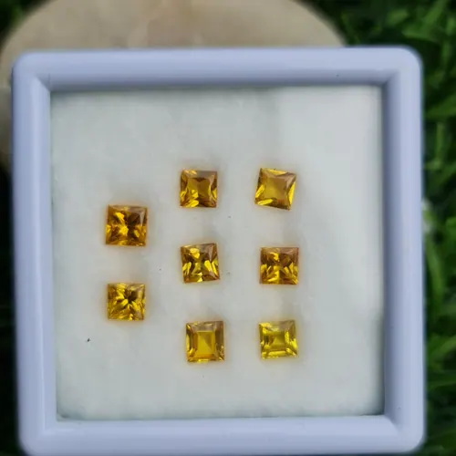 บุษราคัม Yellow Sapphire
