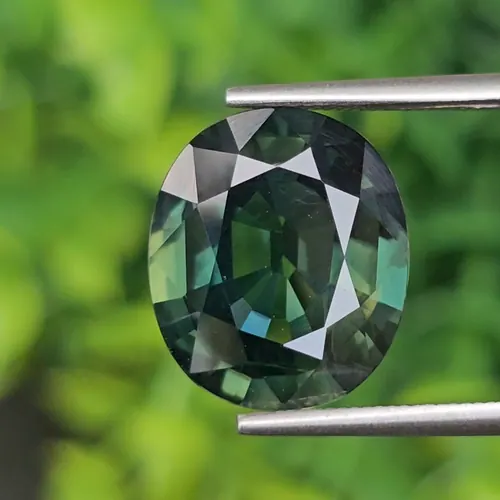 พลอย เขียวส่อง Green sapphire