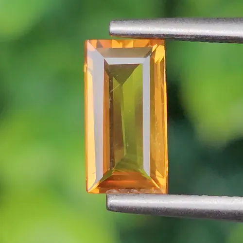 บุษราคัม Natural Yellow Sapphire