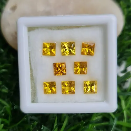 บุษราคัม Yellow Sapphire