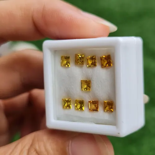 บุษราคัม Yellow Sapphire