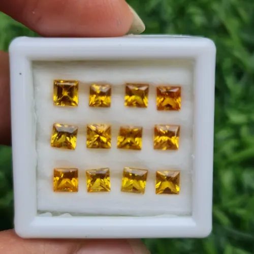 บุษราคัม Yellow Sapphire