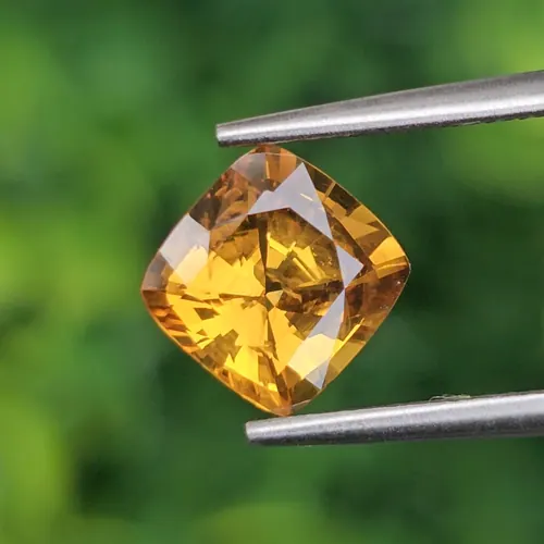บุษราคัม (Yellow Sapphire)