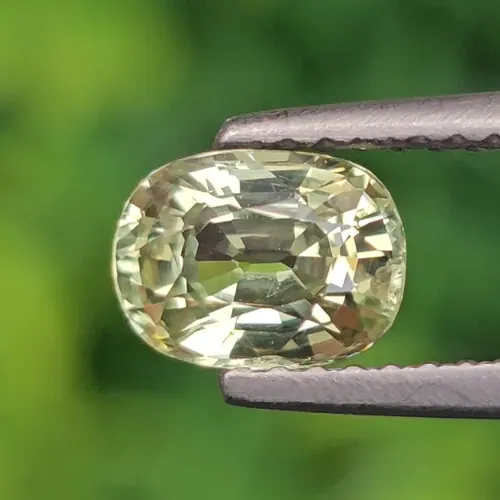 บุษราคัม (Yellow Sapphire)