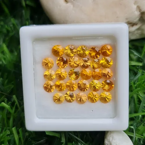บุษราคัม Yellow Sapphire