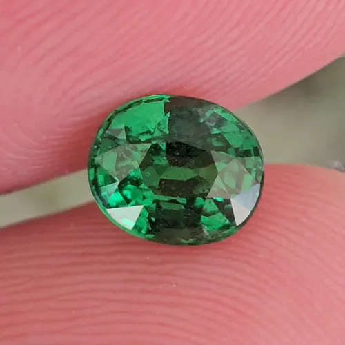 ซาโวไรท์ Tsavorite Garnet