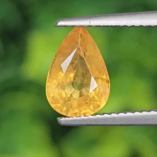 บุษราคัม Natural Yellow Sapphire