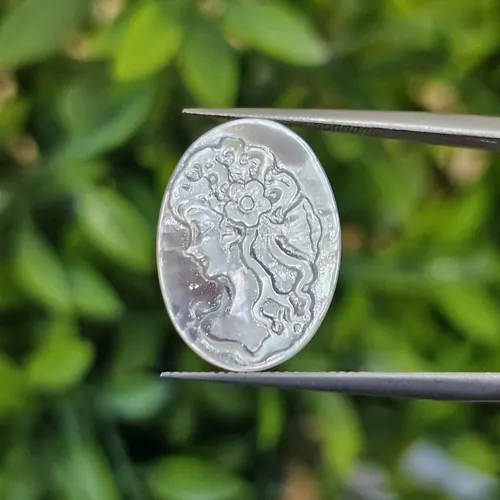เปลือกหอยมุก (mother of pearl shell)