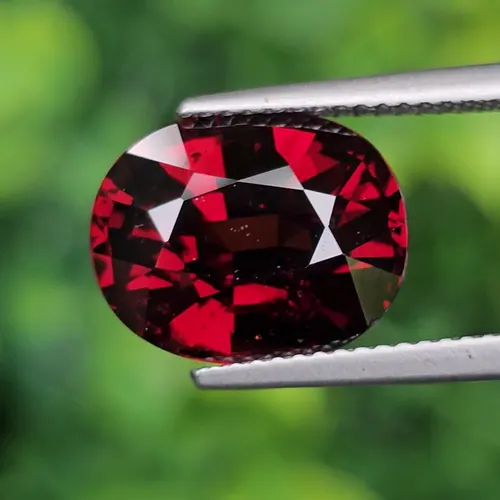 พลอย โกเมน Pyrope - Almandite Garnet