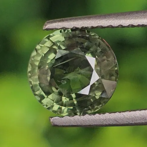 พลอย เขียวส่อง Green sapphire