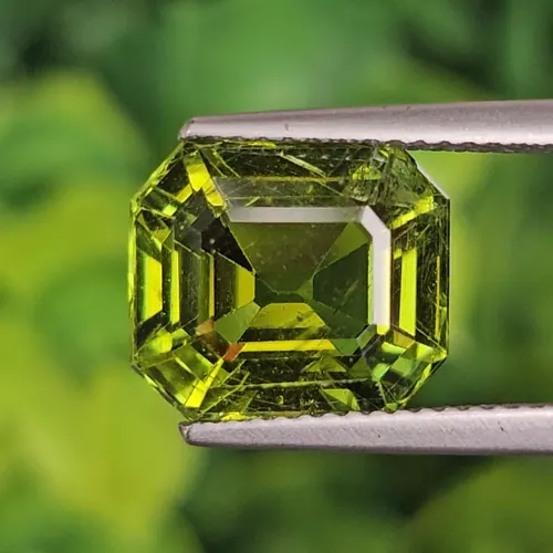 ทัวร์มาลีน Natural Tourmaline