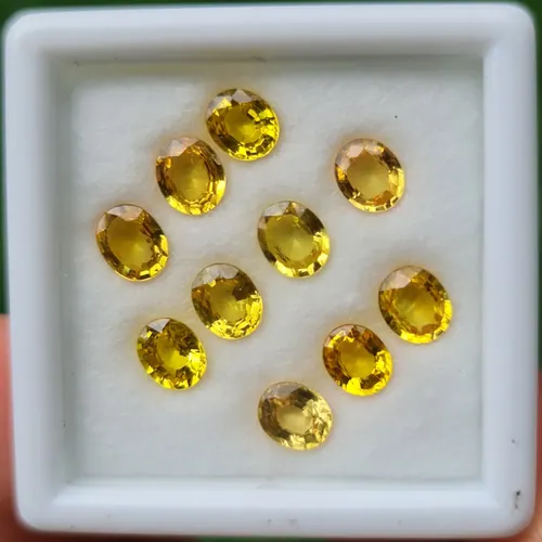 บุษราคัม Yellow Sapphire