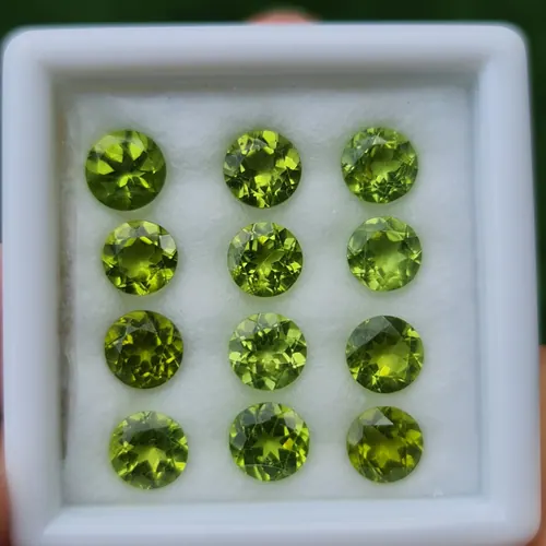 เพอริดอต Natural Peridot