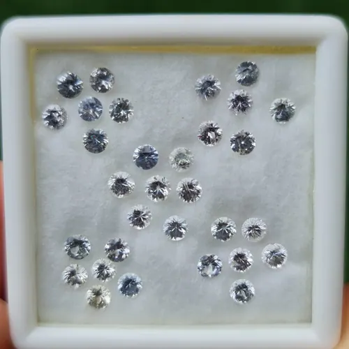 ไวท์ แซฟไฟร์ White Sapphire