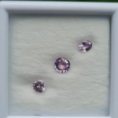 พลอย ม่วง Purple sapphire