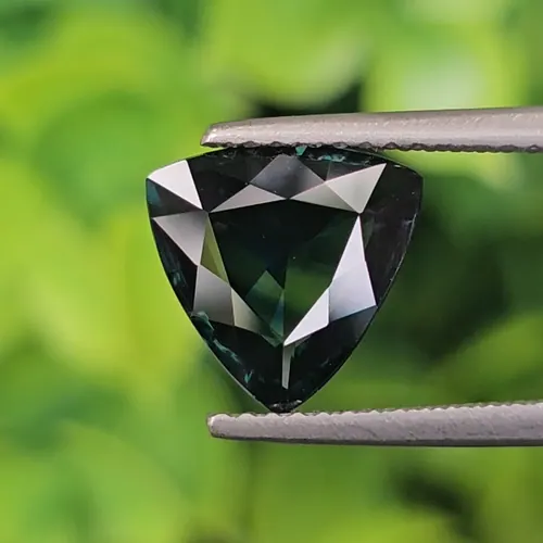 แซฟไฟร์สีน้ำเงินอมเขียว Teal Sapphire