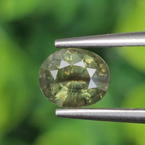 พลอย เขียวส่อง Green sapphire