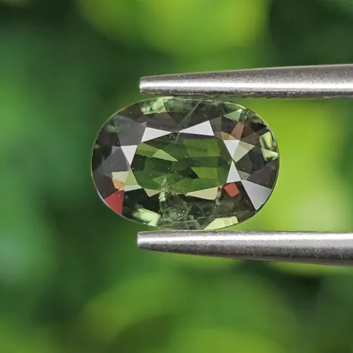 พลอย เขียวส่อง Green sapphire