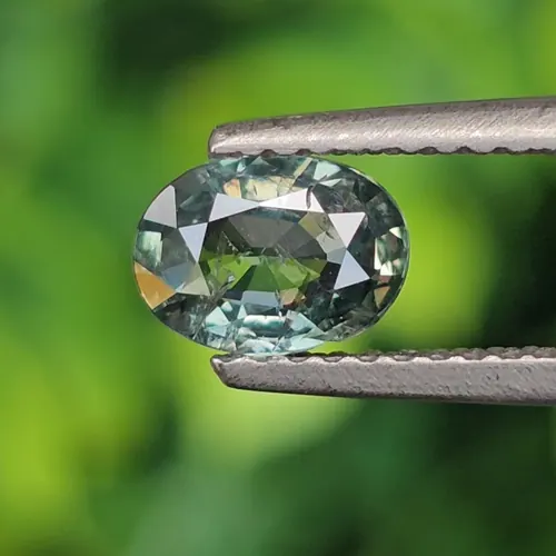 พลอย เขียวส่อง Green sapphire